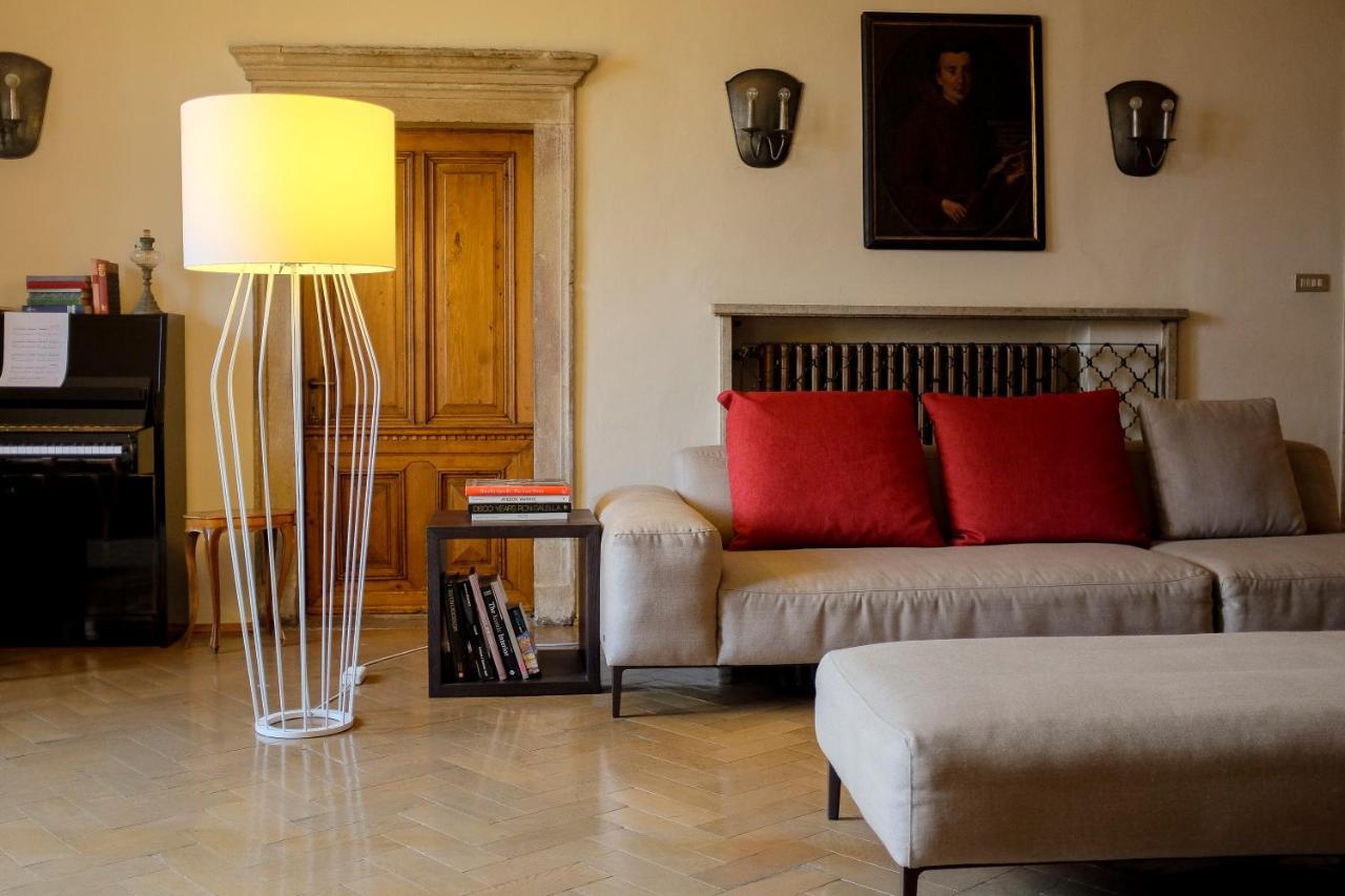 Weisses Roessl Hotel Caldaro Kültér fotó