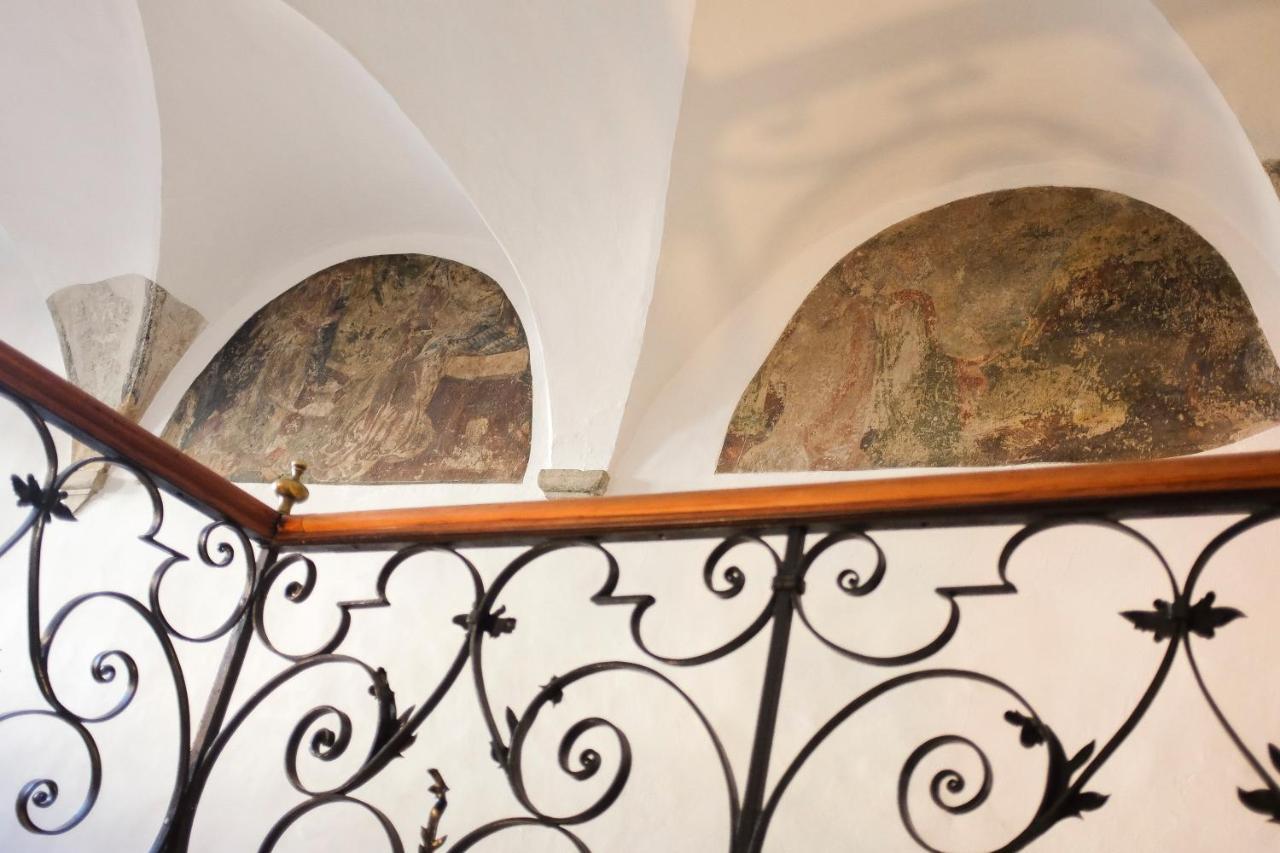 Weisses Roessl Hotel Caldaro Kültér fotó